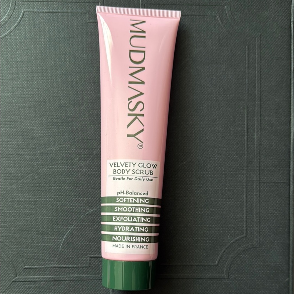 Mudmasky Velvety Glow Body Scrub - NEW SEALED***